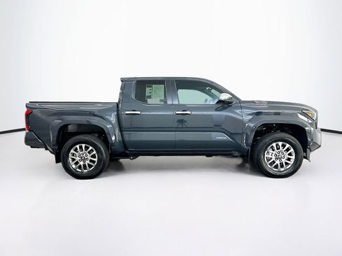 Used 2025 Toyota Tacoma Limited AWD/4WD image 10