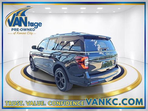 Used 2022 Ford Expedition Limited AWD/4WD image 9