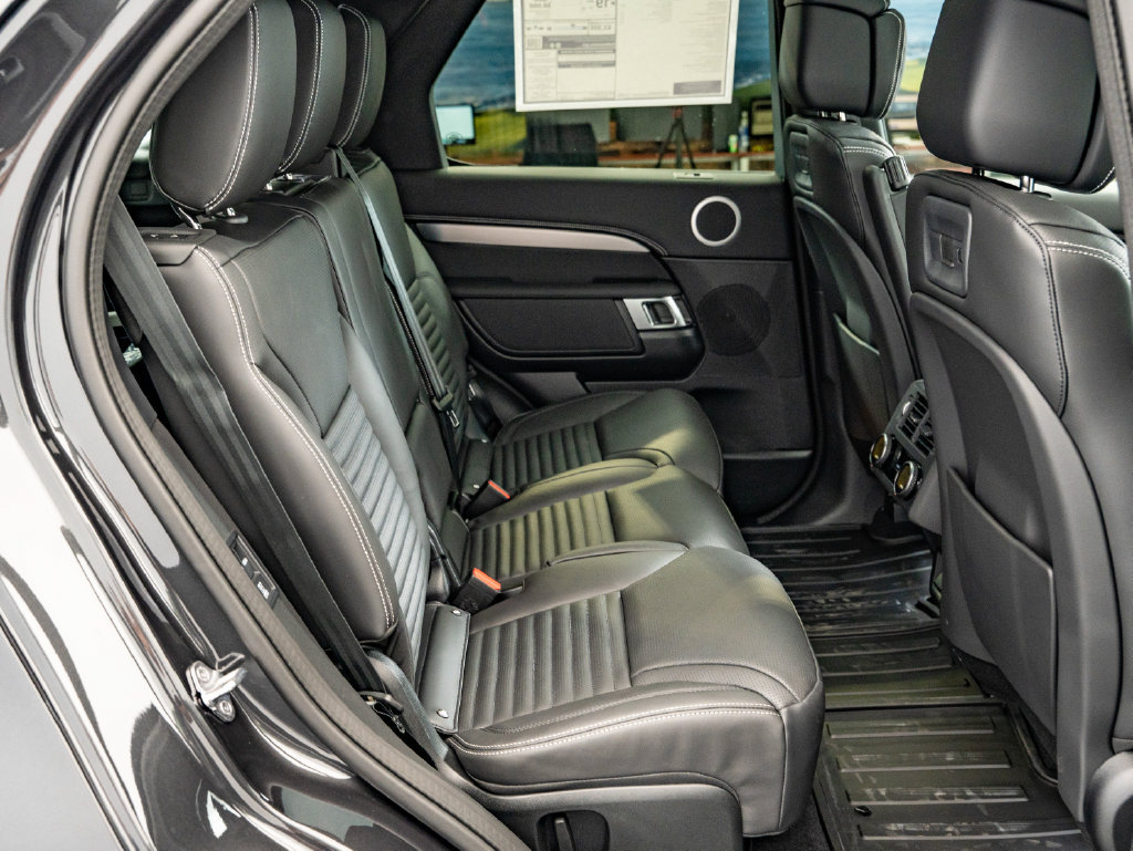 New 2026 Land Rover Discovery Limited Edition AWD/4WD image 45