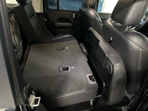 Used 2022 Jeep Wrangler Unlimited Sahara 4xe image 11