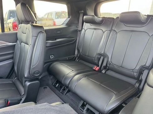 New 2025 Jeep Grand Cherokee L Limited w/ Trailer Tow Package image 24