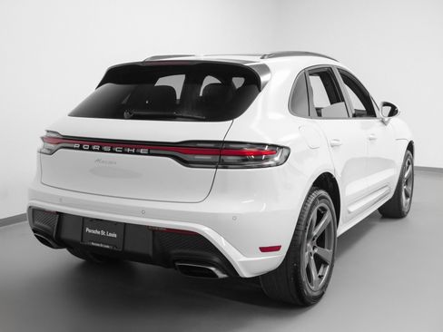 Used 2025 Porsche Macan image 12