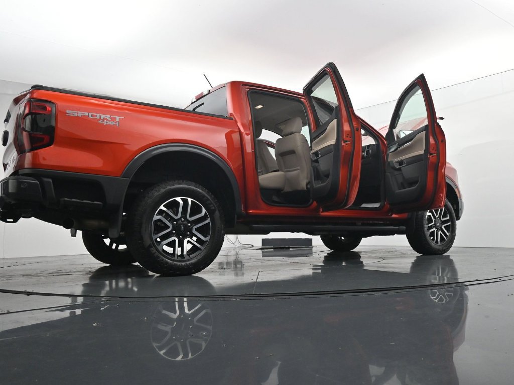 Used 2024 Ford Ranger Lariat w/ Advanced Towing Package AWD/4WD image 39