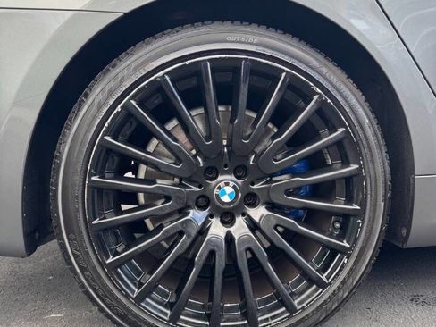 Used 2019 BMW 740i w/ M Sport Package image 33