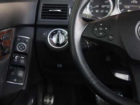 Used 2011 Mercedes-Benz C 300 4MATIC Sedan image 29
