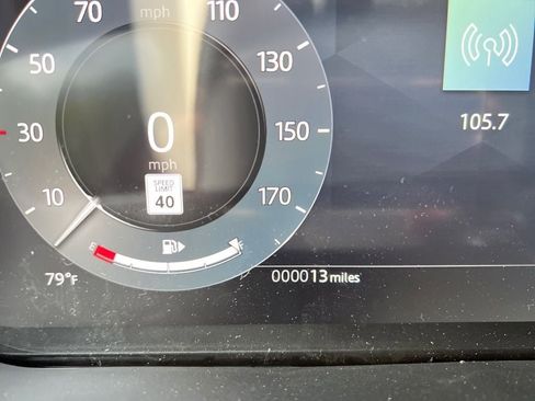 New 2026 Land Rover Range Rover Velar Dynamic SE image 15