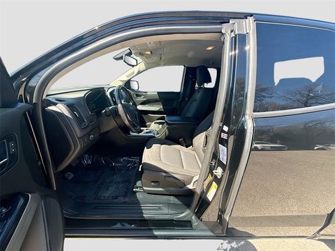 Used 2021 Chevrolet Colorado LT image 19