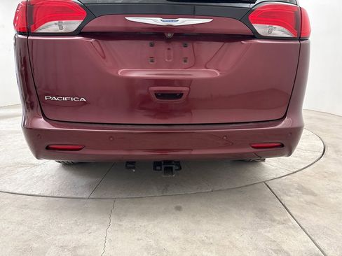 Used 2018 Chrysler Pacifica LX FWD image 26