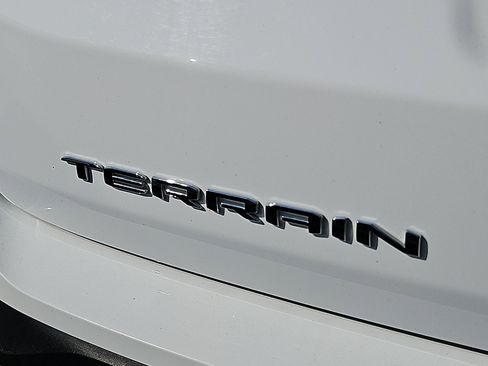 Used 2023 GMC Terrain SLE w/ Driver Convenience Package FWD image 10