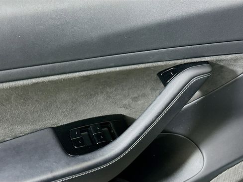 Used 2018 Tesla Model 3 Long Range image 15