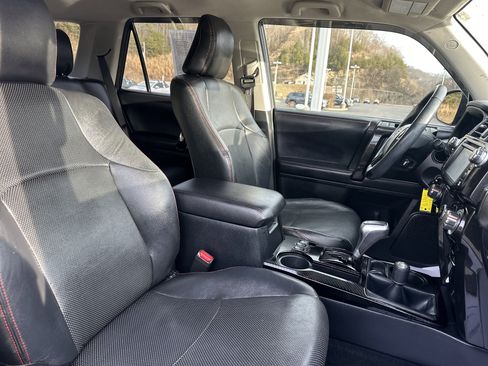 Used 2017 Toyota 4Runner TRD Off-Road image 22