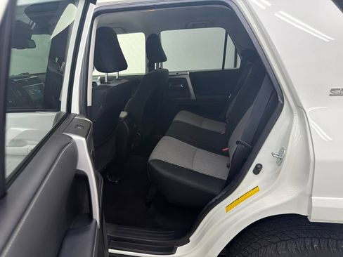 Used 2022 Toyota 4Runner SR5 AWD/4WD image 21