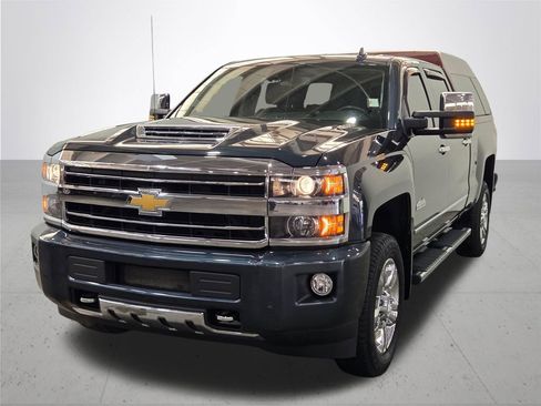 Used 2018 Chevrolet Silverado 2500 High Country w/ Duramax Plus Package AWD/4WD image 2