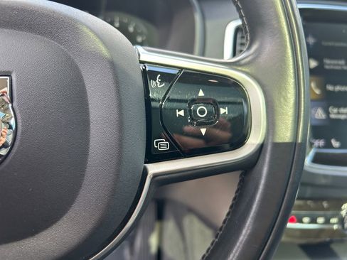 Used 2018 Volvo XC90 T6 Momentum w/ Convenience Package AWD/4WD image 17