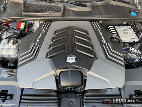 Used 2022 Lamborghini Urus AWD/4WD image 34