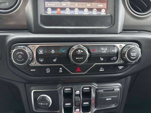 Used 2022 Jeep Wrangler Unlimited Sport AWD/4WD image 28