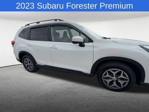 Used 2023 Subaru Forester Premium AWD/4WD image 10