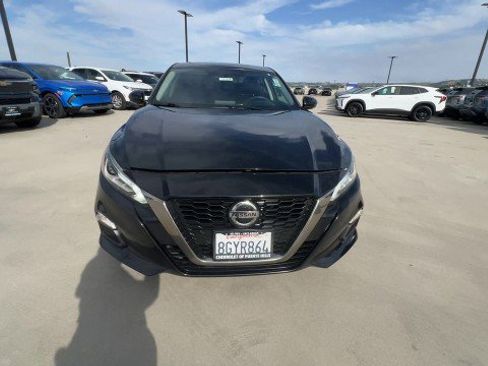 Used 2019 Nissan Altima 2.5 SR w/ SR Premium Package image 3