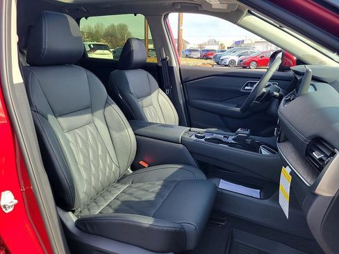 New 2026 Nissan Rogue Platinum image 18