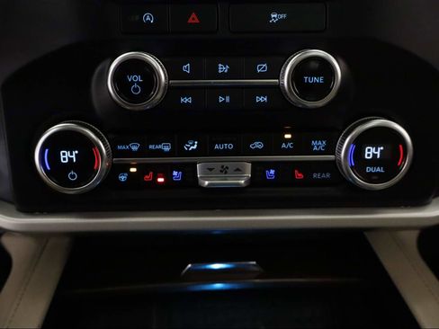 Used 2023 Ford Expedition Limited image 11