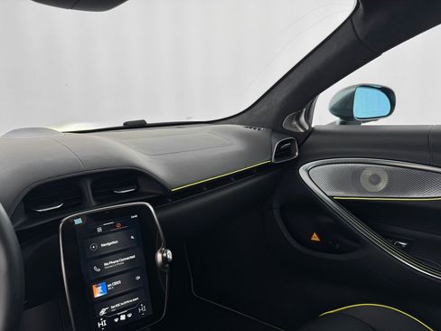 Used 2023 McLaren Artura image 21