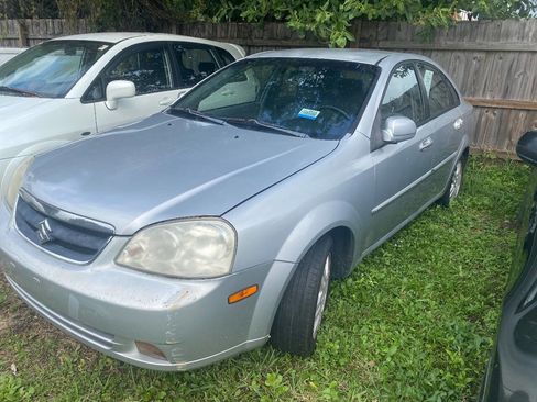 Used 2006 Suzuki Forenza Premium image 1