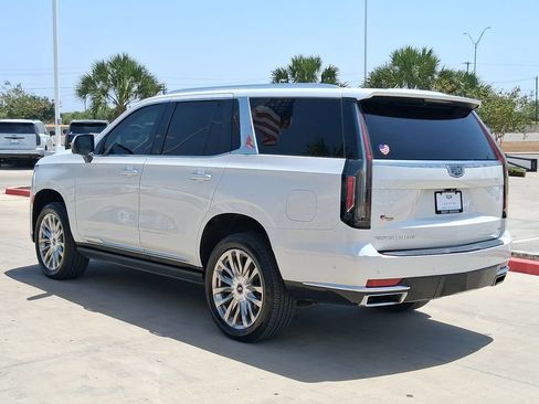 Used 2022 Cadillac Escalade Premium Luxury w/ Performance Package AWD/4WD image 4