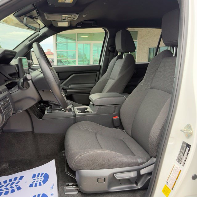 Used 2025 Toyota 4Runner SR5 AWD/4WD image 11