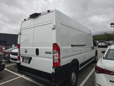 Used 2026 RAM ProMaster 2500 w/ Convenience Group FWD image 4