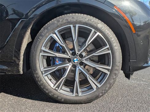 Used 2021 BMW X7 M50i image 10