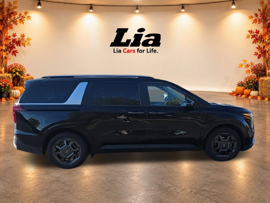 Used 2025 Kia Carnival EX FWD image 10
