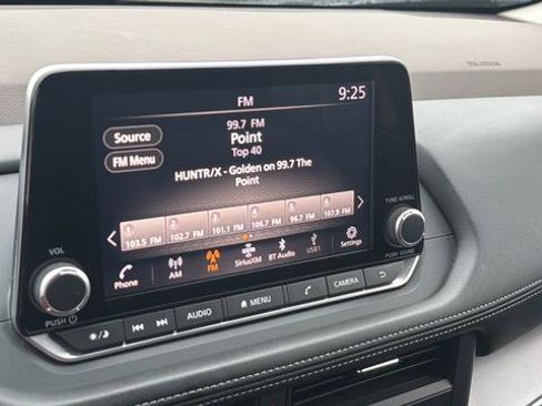 Used 2023 Nissan Rogue SV image 14