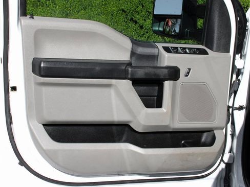 Used 2022 Ford F350 XL w/ Power Equipment Group image 15