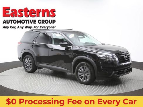 Used 2025 Nissan Pathfinder SV FWD image 50