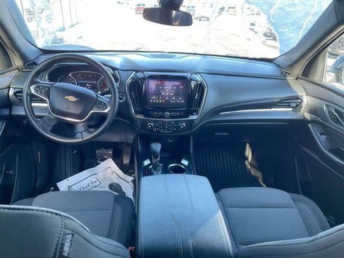 Used 2023 Chevrolet Traverse LT image 19