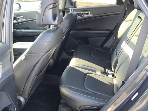 Certified 2023 Kia Sportage SX image 9