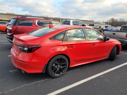 Used 2025 Honda Civic Sport image 3