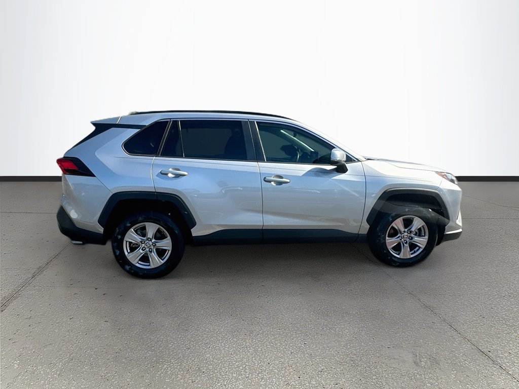 Used 2022 Toyota RAV4 XLE w/ Convenience Package FWD image 8