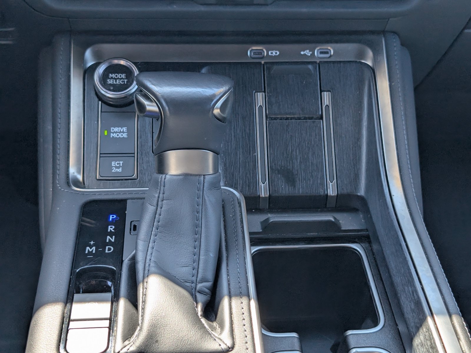 Used 2024 Lexus GX 550 w/ Accessory Package (2T) AWD/4WD image 23