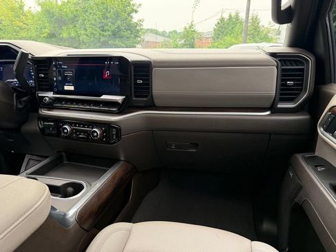 Used 2025 GMC Sierra 2500 SLT w/ SLT Premium Package AWD/4WD image 53