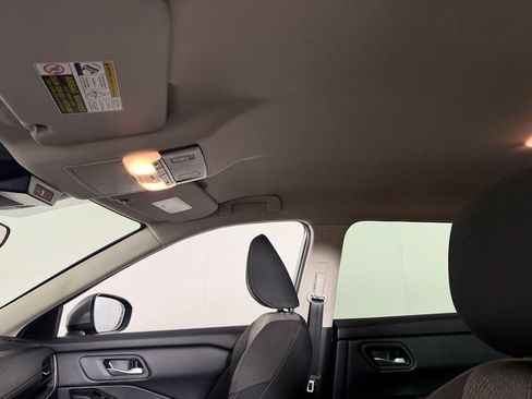 Used 2025 Nissan Rogue SV FWD image 23