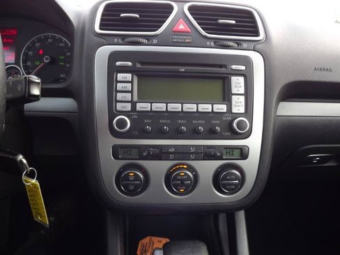 Used 2007 Volkswagen Eos 2.0T FWD image 13