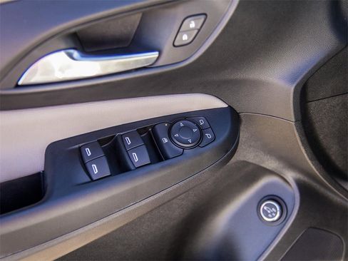 Certified 2025 Buick Envista Avenir image 31