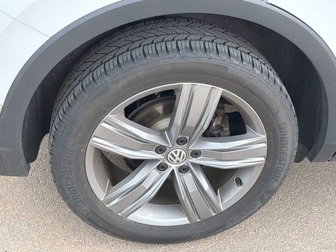 Used 2020 Volkswagen Tiguan SEL AWD/4WD image 17