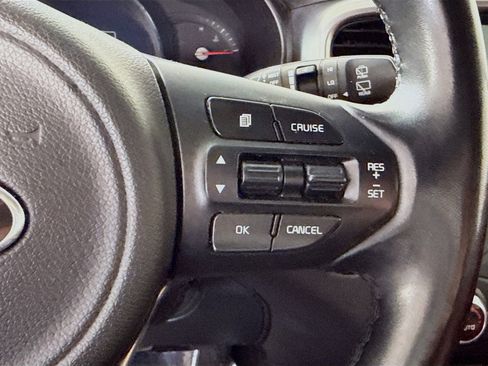 Used 2017 Kia Sorento SX image 15