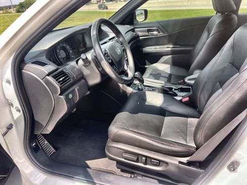 Certified 2017 Honda Accord Sport Special Edition image 3