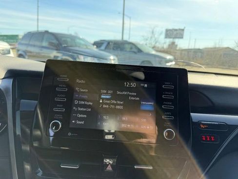 Used 2023 Toyota Camry SE image 11