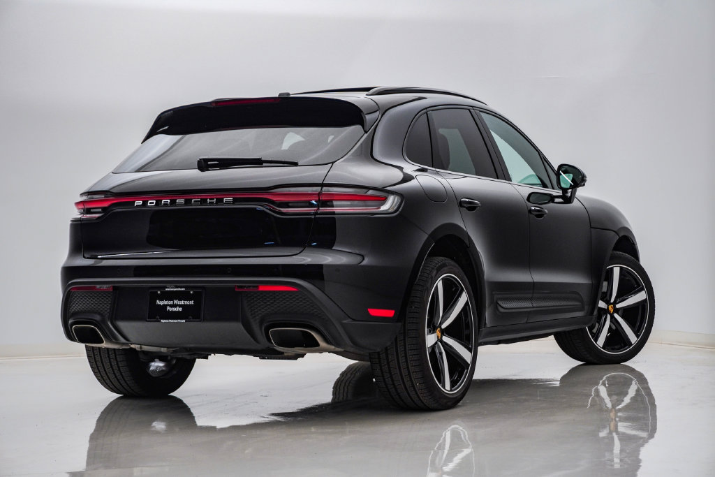 Certified 2026 Porsche Macan AWD/4WD image 11