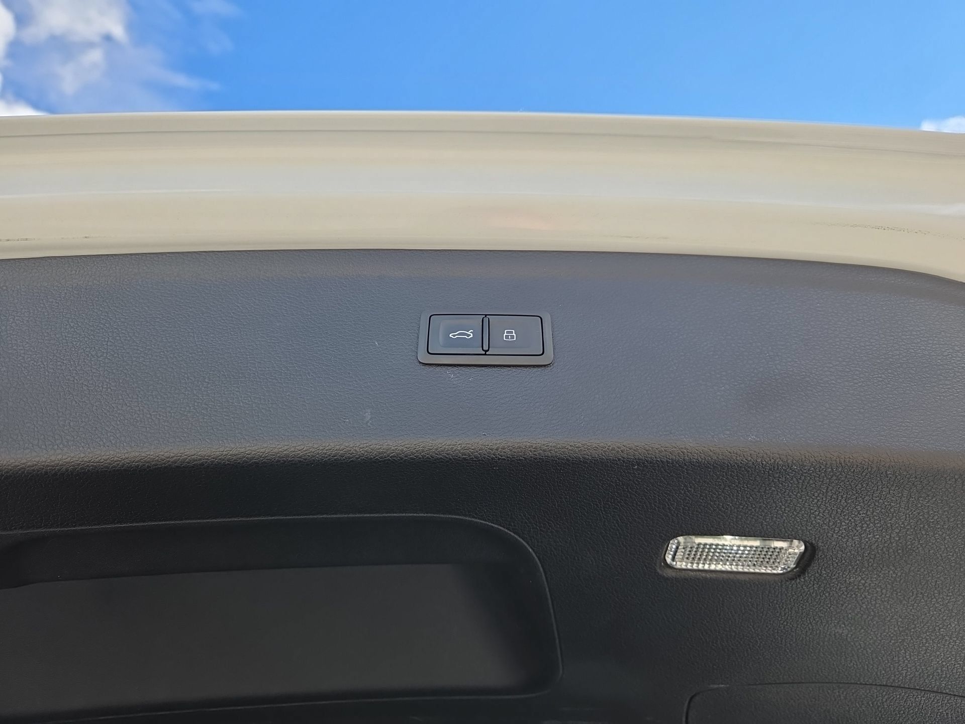 Used 2019 Audi Q5 2.0T Premium Plus w/ Premium Plus Package AWD/4WD image 40
