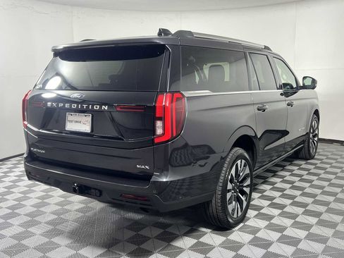 Used 2025 Ford Expedition Max Platinum w/ Driver's Package image 6